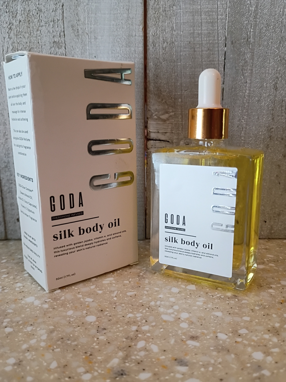 GODA Pheromone Infused Silk Body Oil, Clear Unisex 1.7 fl oz